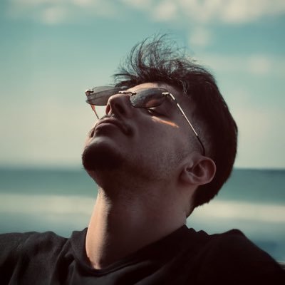 Vfreibergerr's profile picture. só to criando vídeos