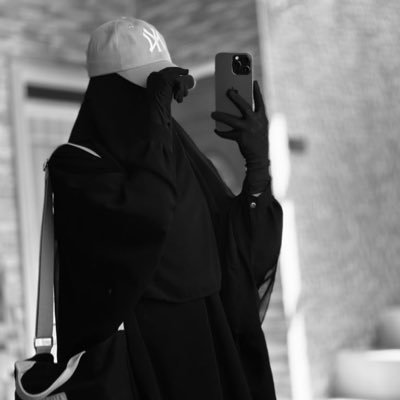 b2graaph's profile picture. 🛍️ Tu veux lancer ton business sans galérer ? ⏱️ Créons ensembles TON Ecommerce en 30 jours 🎯 150 projets transformés ↓ Tout commence ici !