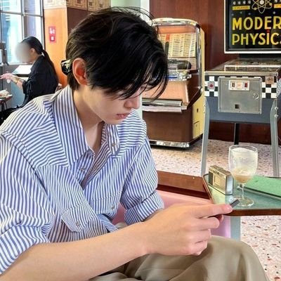 clodieraz's profile picture. ★· •˖ぃ🕊️ˑ ִ