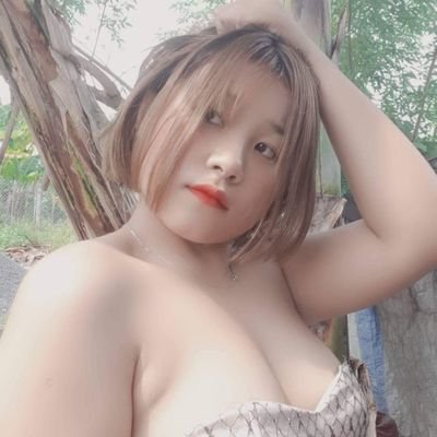 Gái có chồng ,nhưng vẫn là bồn chứa tinh cho các anh cặc to khỏe, có chồng nhưng ko ngăn cản được dâm đãng của em