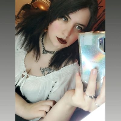 saturns_eyes's profile picture. ♑️♍️♒️
my brain is chaos honestly 🙃
