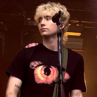 #1 concrete & ymgwyw fan ⋆✶。°✩ tuckergracie enthusiast