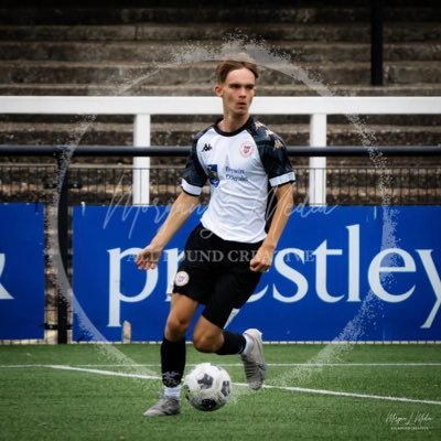 OJMoor21's profile picture. 18 year old aspiring footballer looking for a men’s teams, CM or RB, Step 5/6 willing to go lower