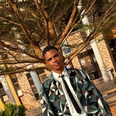 EmeliezeS's profile picture. funny crazy simple and jovial 😌I love violence 😂