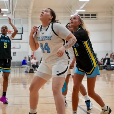 shania_hoops's profile picture. | C/O ‘27 |6’0 PF/C| #44 |Bloom Township HighSchool | 17u AR Elite 3SSB Gold |