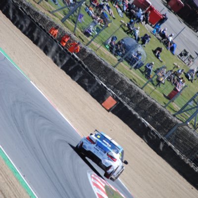 decided to stop annoying people on main with motorsports | profile pic and header taken by yours truly!