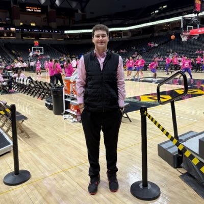 @mujschool ‘27 | Sports broadcaster for @kcousports | @Kewpiefootball beat writer for @comosports