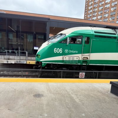 0hhhttavia's profile picture. @UofT ‘26! apologies for the many tswift & sports tweets.