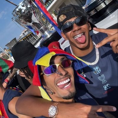 @Catalan 💙❤ OⓂ️ ⚪💙 🔰Pedri ⭐ @Neymar 🇧🇷 X @Messi 🇦🇷
