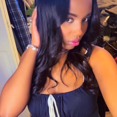 Fashion Designer & Seamstress — Creator of @shoplynzi | DÉTROIT ♐️ | Fashion Marketing Innovation @ EMU 💚