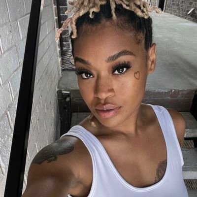 Eleanor44911S's profile picture. Here for family and friends 💞💞😍