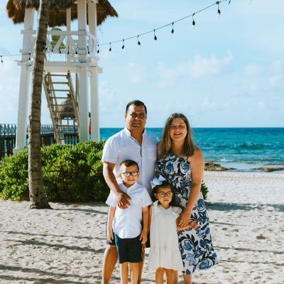 cl_rojas1's profile picture. 4th Grade Teacher❤️