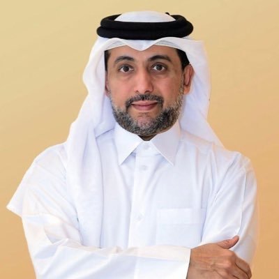 خذ ما تَراه ودَع شَيئاً سمِعتَ بهِ ... في طَلعة البدرِ ما يُغنِيكَ عن زُحَلِ ِ
