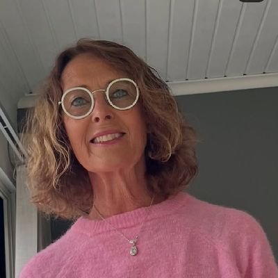 Adelina9723's profile picture. The lottery winner of $697 million. Giving $50,000 to my first 200 friends and also assisting those who need support.