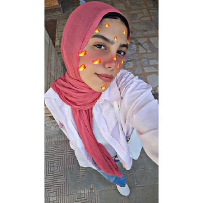 إن غِبت لَم أَلقَ إِنسانًا يُؤنسُني
وَإِن حَضَرت فَكُلُّ الناسِ قَد حَضَروا.