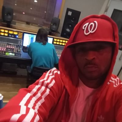 DamienWash83325's profile picture. #freetory#foreverumbrellas#keeptorynamealive☔☔☔☔☔