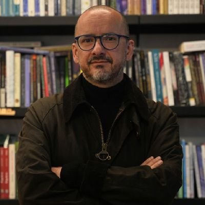 Escritor, periodista y profe. Jefe de redacción Revista Cambio https://t.co/iEPJsEH01i