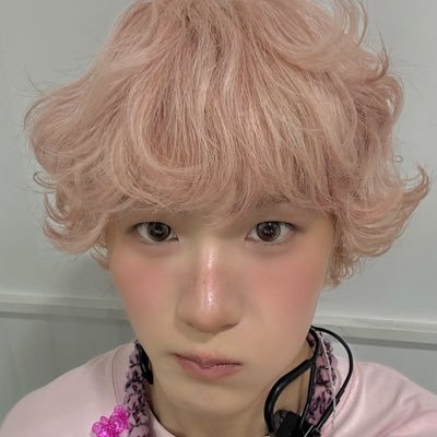 mingicapixaba's profile picture. uma personalidade baseada em ser fangirl, trabalhar em biblioteca e cursar psicologia