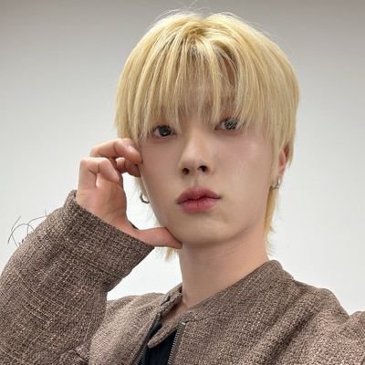 mostly ia. sometimes here to make silly tweets about onewe + other groups (ateez, &team, onf)