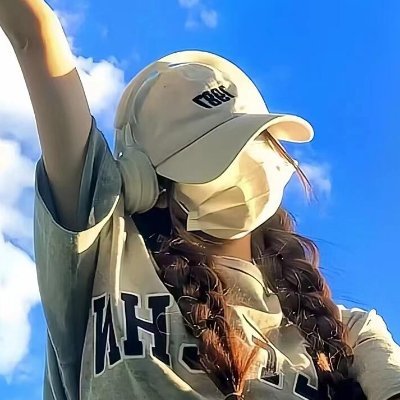 Alani_luck's profile picture. Riding little waves of freedom. 🌸
Wearing colors, chasing balance, believing that some dreams are built one fearless push at a time.