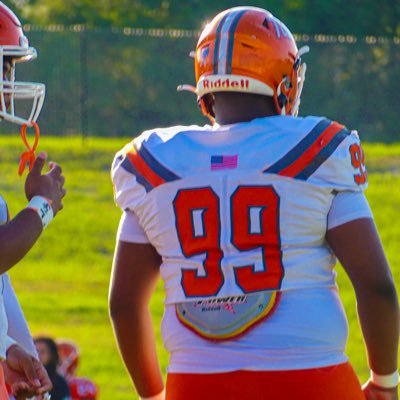 6’0 280,DT|3.2+gpa @UHSTitansfb||email:nathantibby5@gmail.com 📞352 9317145 CO 2027, NCAA ID# 2504561008 225x10,360sqaut, 5.3 40yd dash