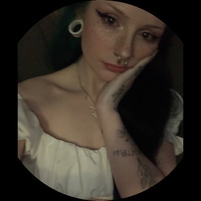 26, N🖤4’11” 107lbs Russian internet slut and creator of chaos! I respond to dms on my OF :3
