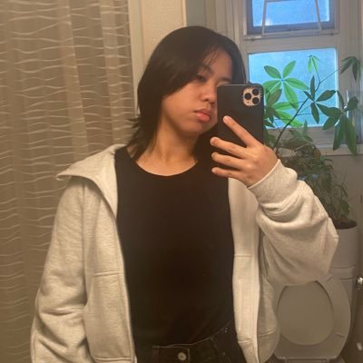 cxrrxnxxx_'s profile picture. 🩺