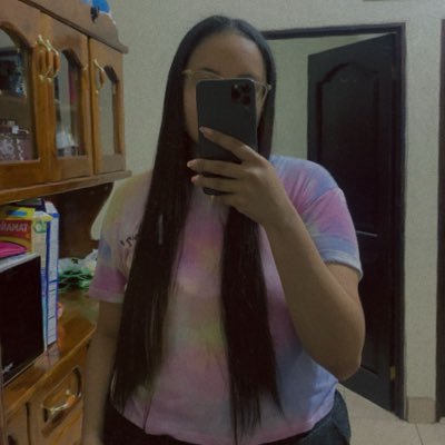 YessicaMart20's profile picture. 