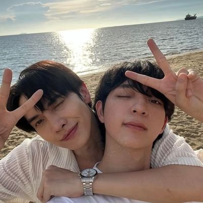 6codegirl0's profile picture. BL 🌸 #bbasjtr #บาสเด็กอ้วนที่แท้จริง 
#6CODE 🐢🏀
#maxkybas