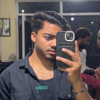 AyushPoddar2003's profile picture. DSA | MERN Developer | Youtube 60k+ | Building https://t.co/INgToYOMLr