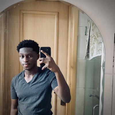 @celtics☘️ First of his name. Jack of all trades. A suits guy. Catfish farmer 👻:mr.obuobi