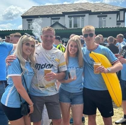 Bionic Man with metal neck and new hip - Completed London Marathon 3 times, Great North Run twice. Diagnosed with Multiple Myeloma in 2015, in remission 💪