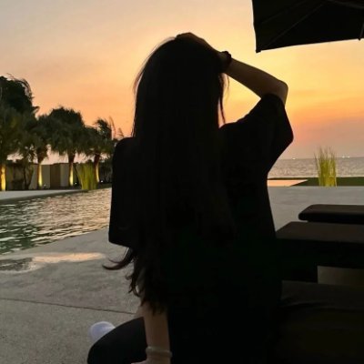 日本語を勉強しています。昔から日本の文化や伝統に興味があり、特に和食やお寺、茶道が好きです。これからもっと深く知っていきたいです。