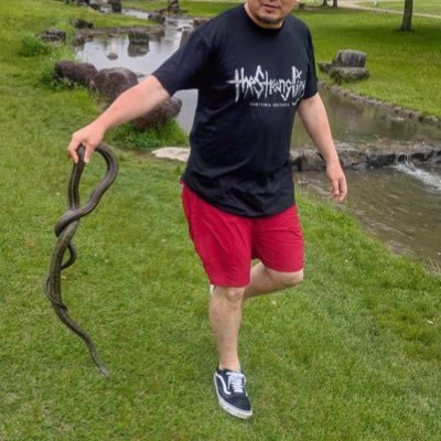 蛇草蟲釣を主に。下品なポストやクモゴキ画像垂れ流します(モザイク無し)。ラーメン好き。わりと酒カス。ボールパイソン販売アカウントは→@BrightEyes_2022