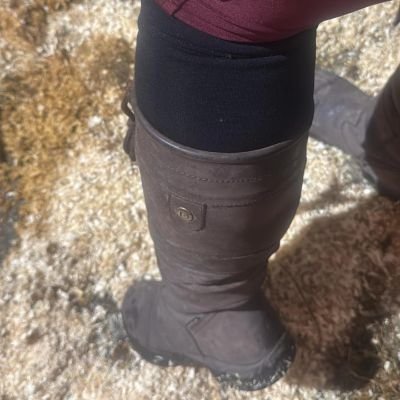 here on the lookout for equestrian women or outdoors women that would be interested in 'mutual' business agreements 🤝 💵 👢
please whatsapp me on:0754412185