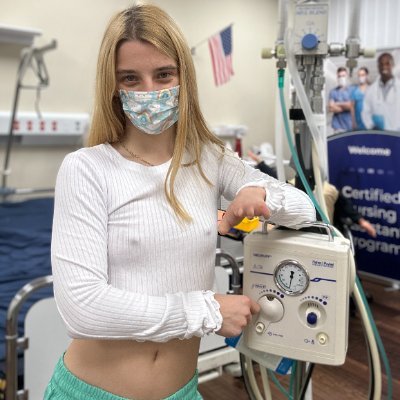 22 / 🇺🇸 / CNA
intensive care unit 🏥
cutest nursing assistant :)