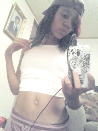(name) emerald most people call me eggroll... fun to be around and love to partie..