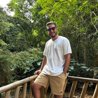 Sangue e suor derramado Isso é o que eles não sabem Que a minha vida não piore Chamo de prioridade 🚀🤬🌬️