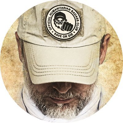 Membre du « Official Humanitarian Badass Club ». Woke old school mal dressé, mord facilement. Vétéran, Afrique 🌍, jazz 🎶, WHUFC ⚒️ 🫧 Royal Enfield 🏍️