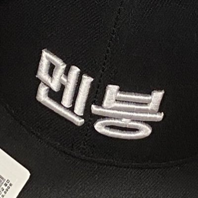 seradotcos's profile picture. x