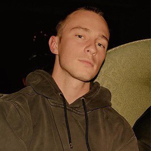 shtsweett's profile picture. emails i can't send fwd, track 11.