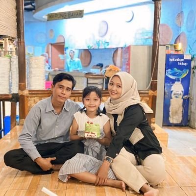 ratu_fransiska's profile picture. yang penting berusaha,masalah hasil berdoa saja.