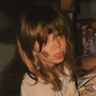 Domifreek's profile picture. 🌎✌🌻📚