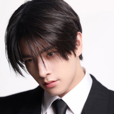 jakesaurrpogi's profile picture. always, enha 💙🧸