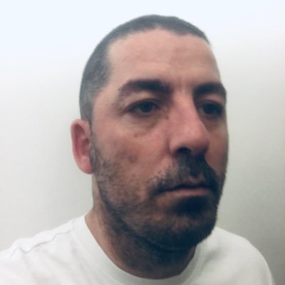 ro / en | fără e-uri : without e's | all my links are on https://t.co/9SwynM7BLw |