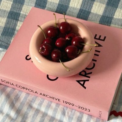 neyaraz's profile picture. fikom unpad 25