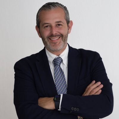 Technopol. Abogado apasionado de la Res Publicae y obsesionado con el Estado de Derecho.