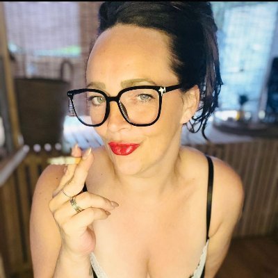 Milf online!! lets play https://t.co/vX0gJy2hmh of https://t.co/CINZCntYsu