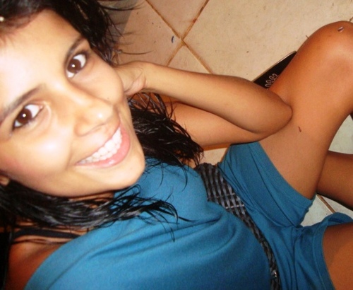 Nada mais nada menos doque eu mesma...Pessoa lutadora que corre atras de tudo aquilo que precisaa vive a vida intensamente!^^