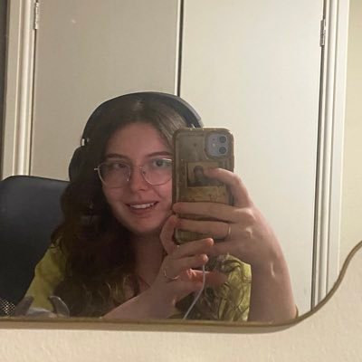 kickedtocurb's profile picture. 23 - she/her